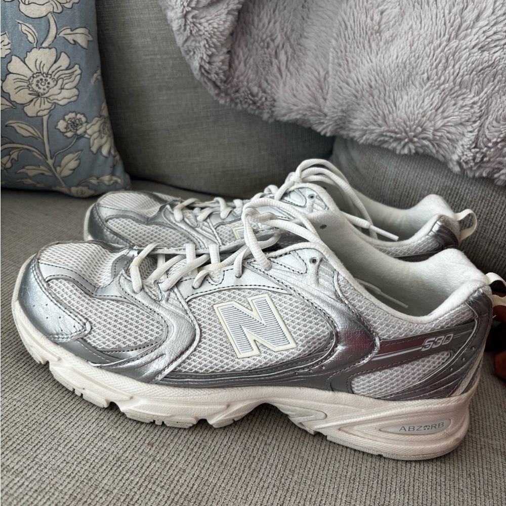 Women’s metallic New Balance Sneakers